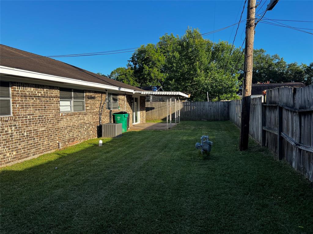 Photo 4 of 24 of 1706 Narcille Street house