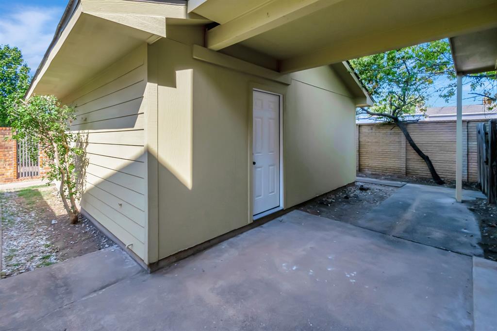 Photo 6 of 40 of 2814 Spring Valley Drive townhome