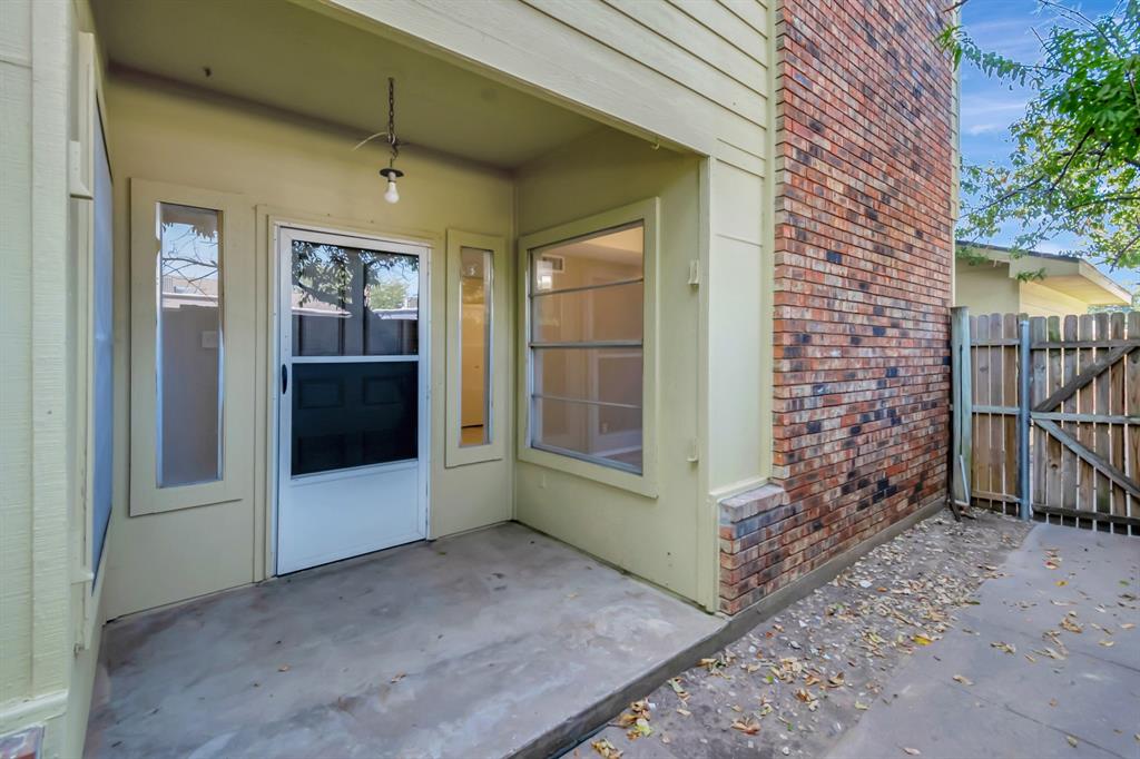 Photo 8 of 40 of 2814 Spring Valley Drive townhome