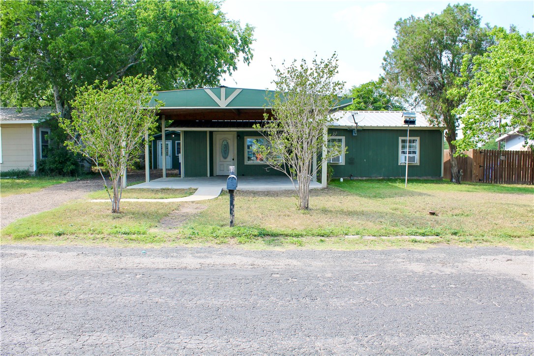 Photo 1 of 28 of 1419 E Corpus Christi Street house