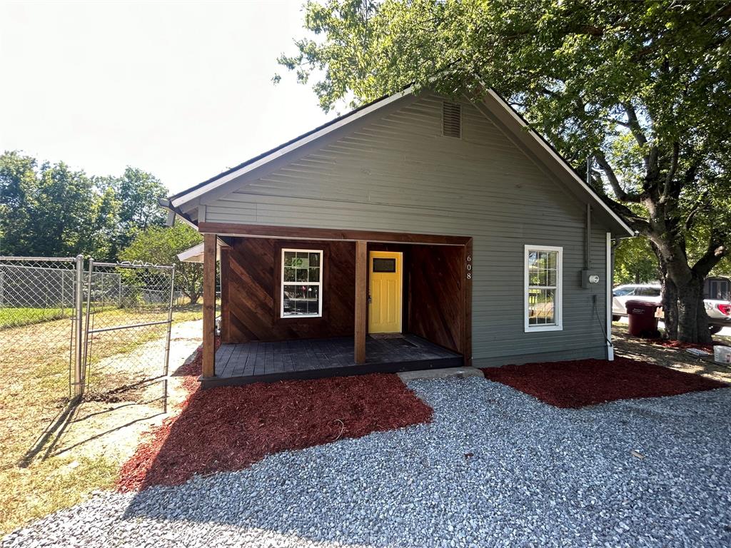 Photo 1 of 18 of 608 N Denison Street house