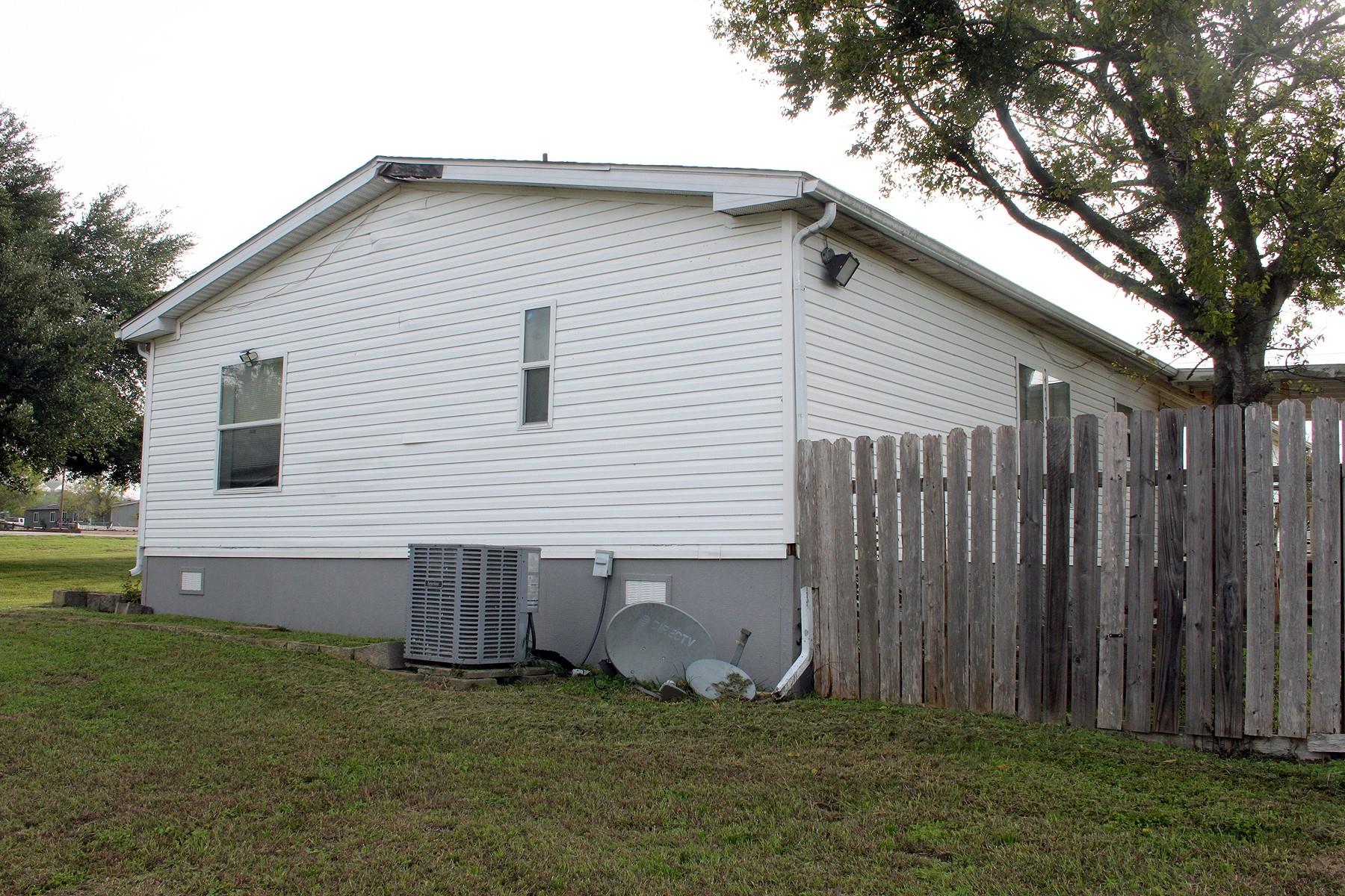 Photo 31 of 34 of 12000 Mustang Mesa DR mobile home