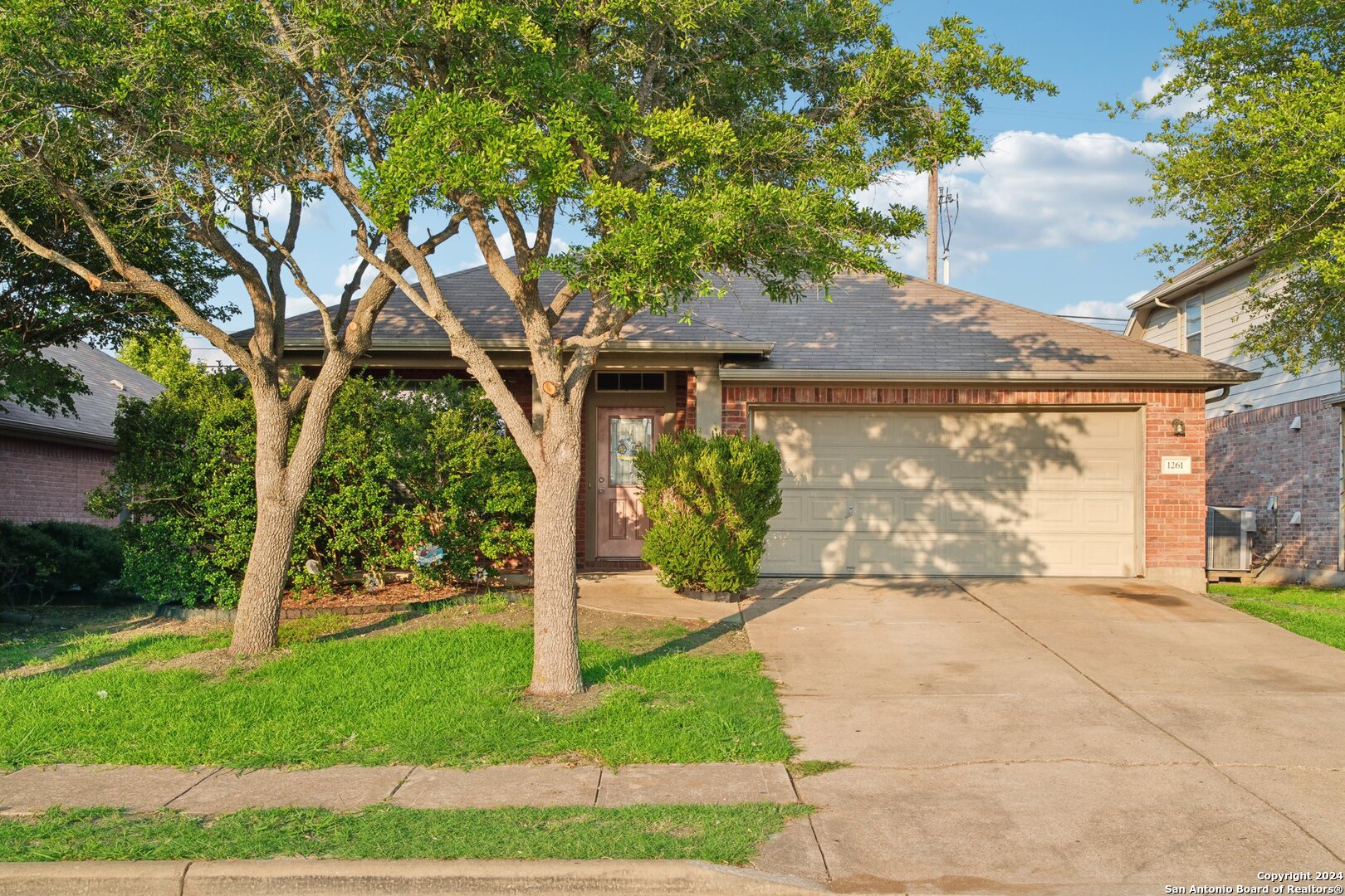 Photo 1 of 38 of 1261 Stone Rim Loop house