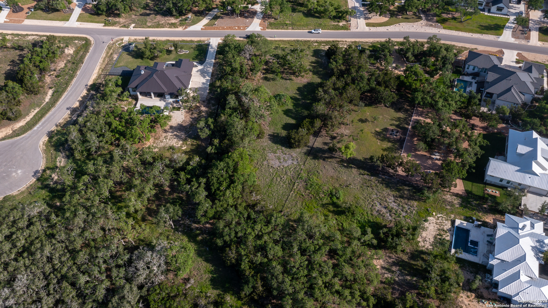 Photo 10 of 36 of 739 MAXIMINO RIDGE RD house