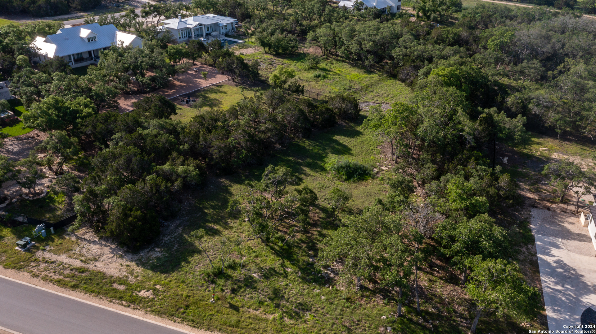 Photo 4 of 36 of 739 MAXIMINO RIDGE RD house