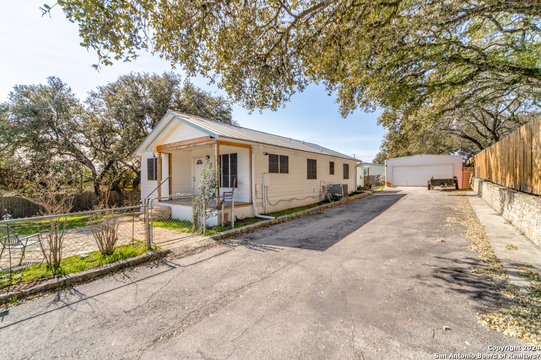 Photo 1 of 25 of 652 TAMARACK DR house