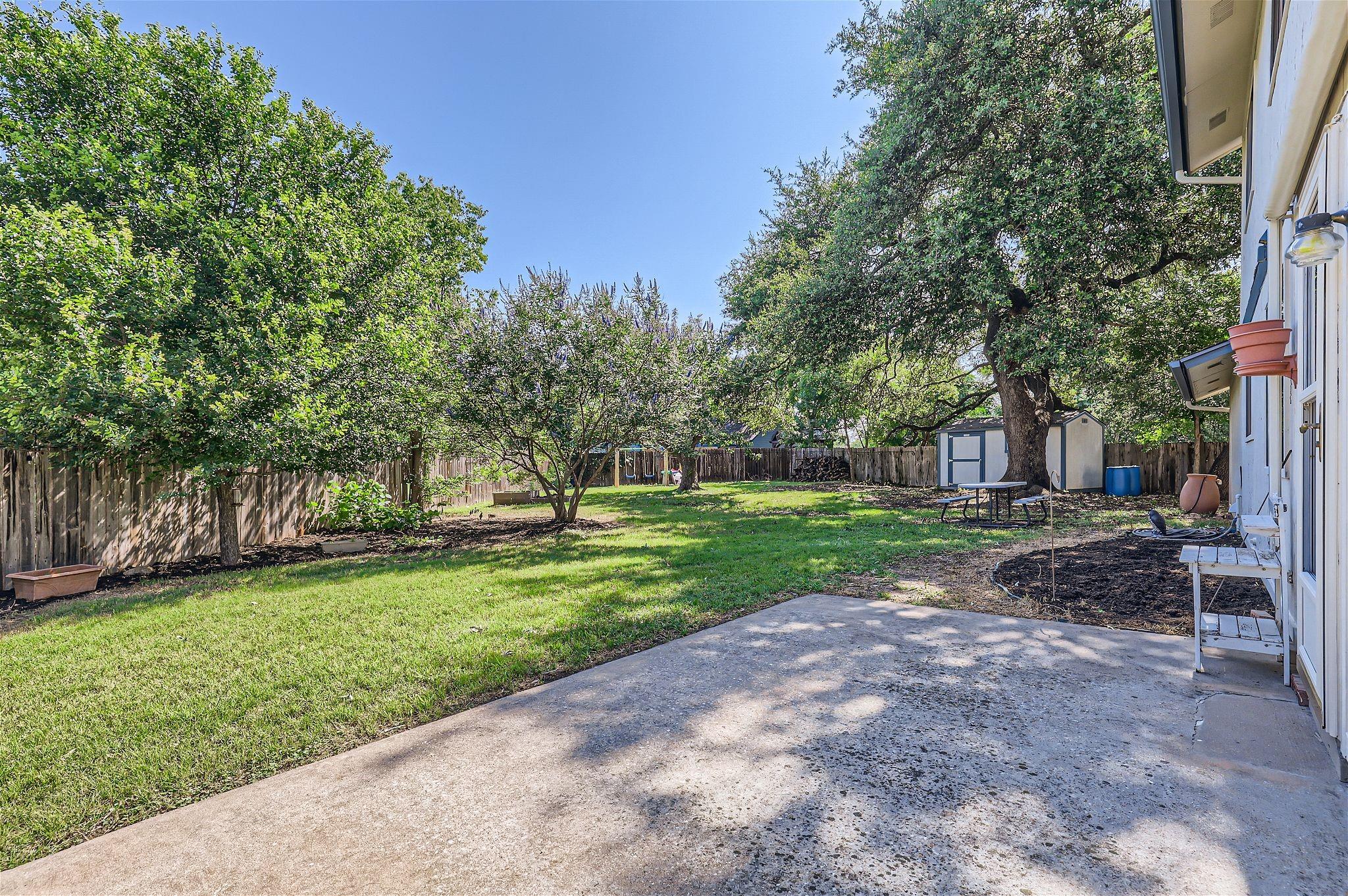 Photo 25 of 27 of 911 Saddlebrook CIR house