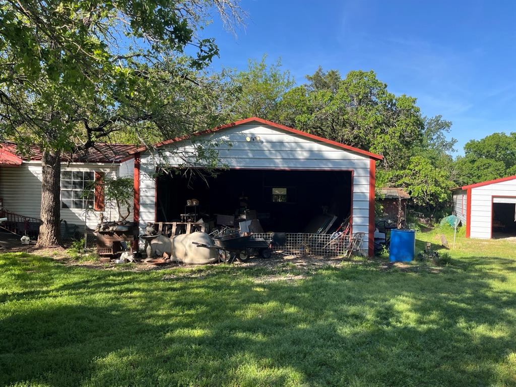 Photo 9 of 10 of 2401 Hopewell Road mobile home