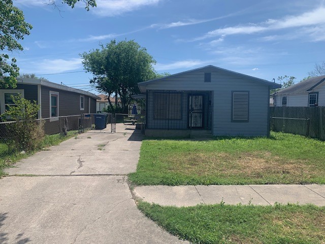 Photo 1 of 5 of 4013 Navajo Street house