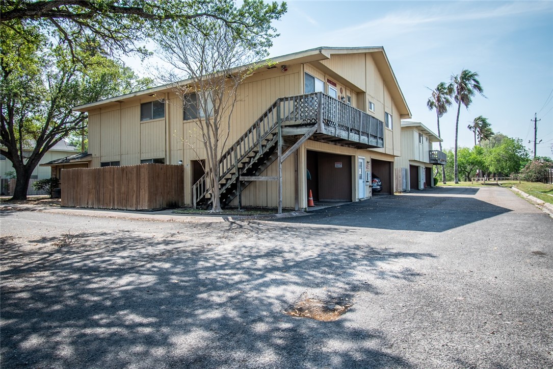 Photo 1 of 24 of 6138 Hidden Oaks townhome