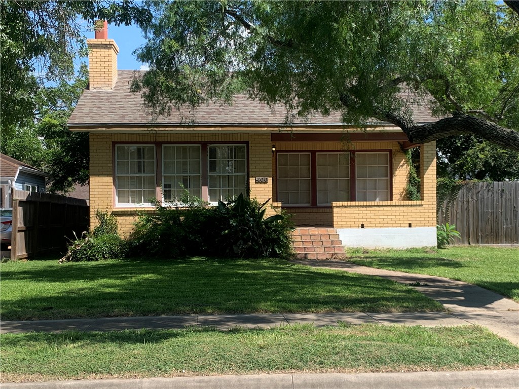 Photo 3 of 14 of 400 Naples Street house