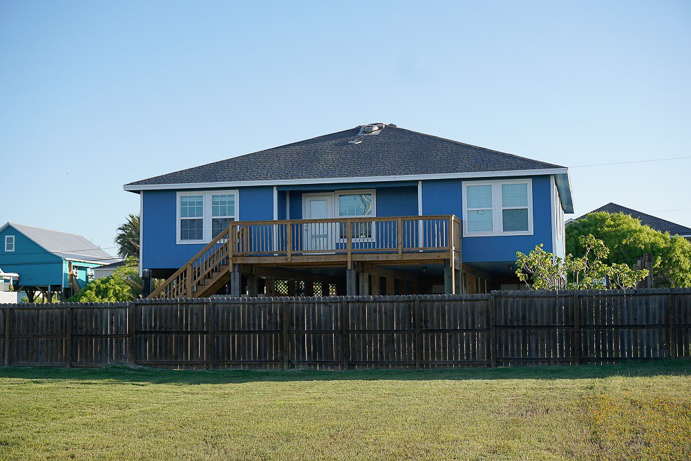 Photo 3 of 24 of 121 Clearview Drive house