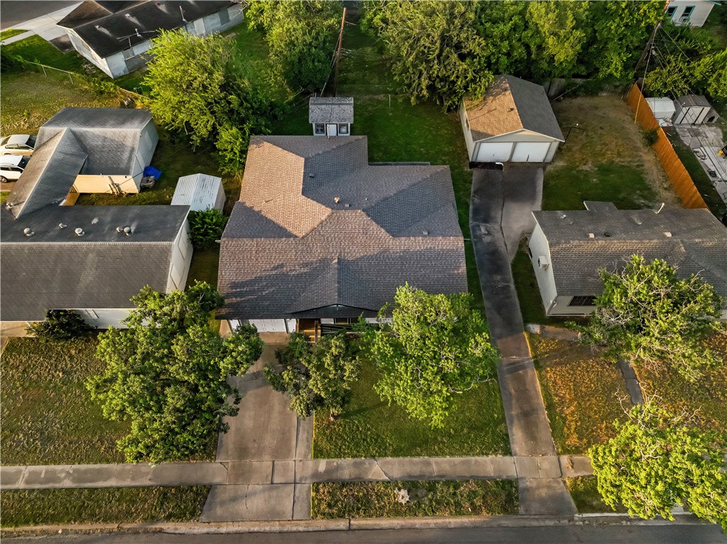 Photo 5 of 21 of 1806 Juarez Street house