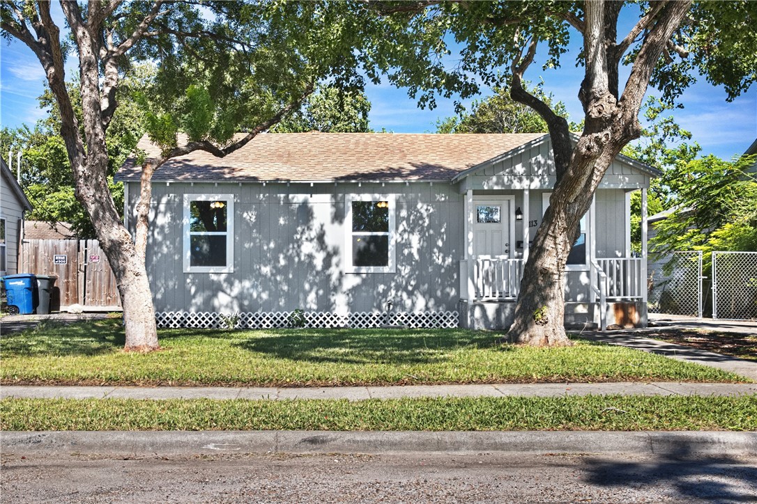 Photo 2 of 26 of 1113 Lum Avenue house