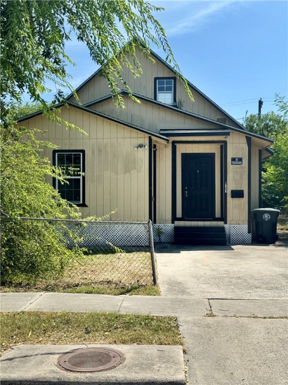 Photo 2 of 15 of 2737 Tarlton Street house