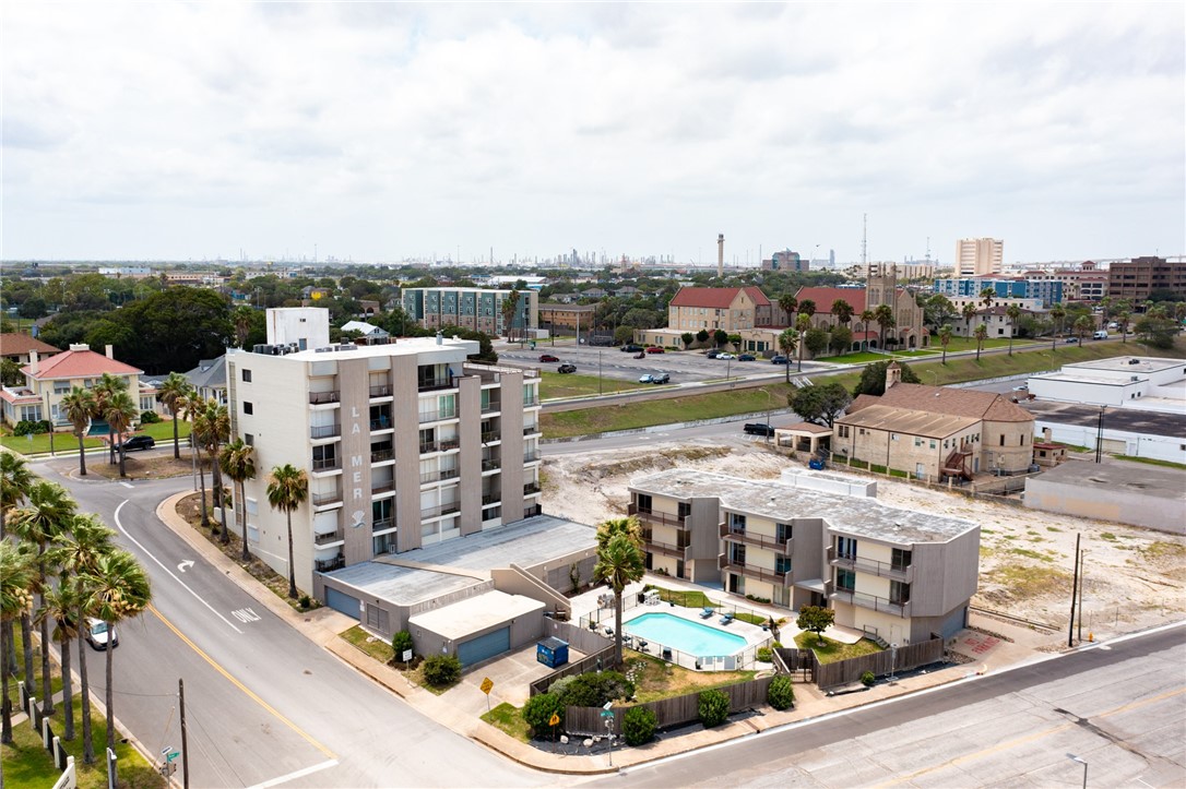 Photo 4 of 40 of 520 S Chaparral Street 1 condo