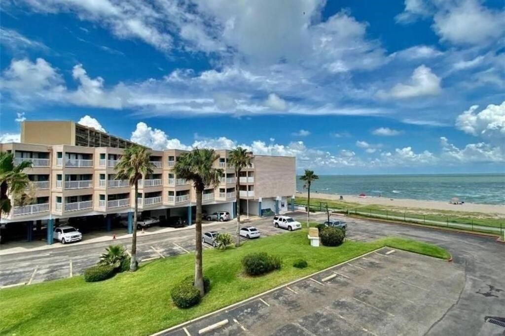 Photo 4 of 19 of 3938 Surfside Boulevard 2143 condo