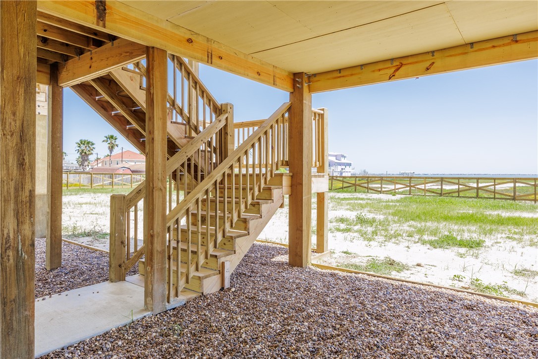 Photo 6 of 40 of 3809 Laguna Shores house