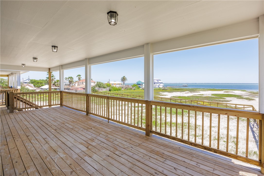 Photo 8 of 40 of 3809 Laguna Shores house