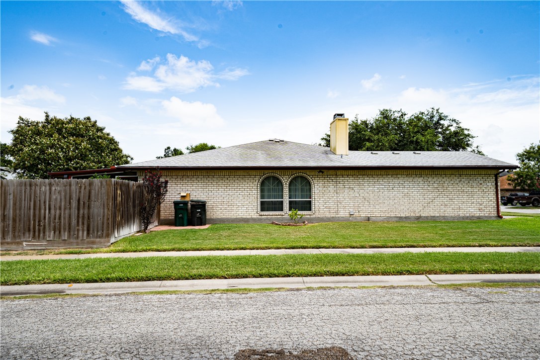 Photo 5 of 39 of 6322 Fitzhugh Drive house