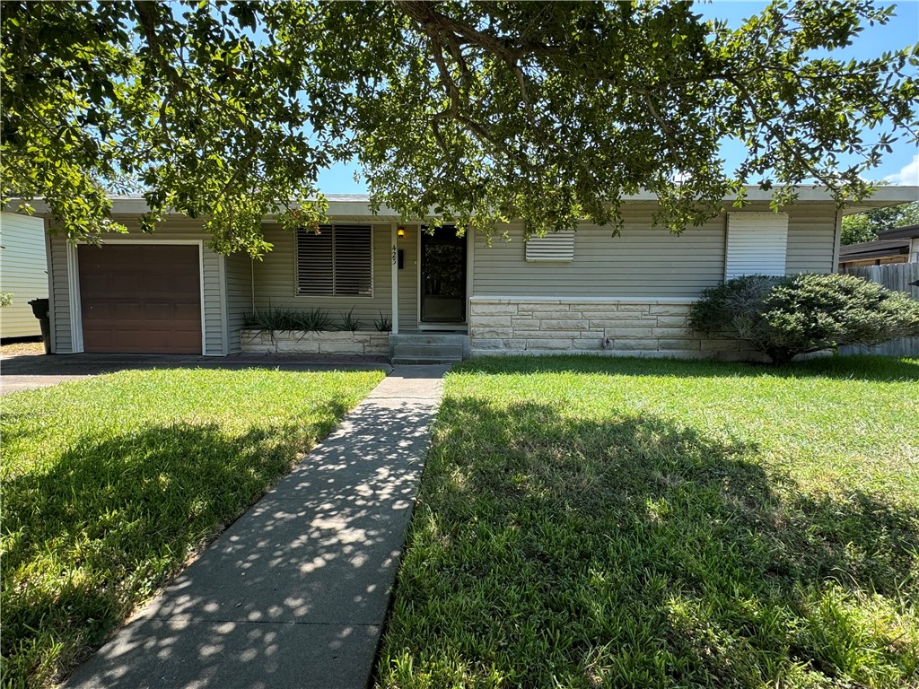 Photo 1 of 32 of 423 Glenmore Street house