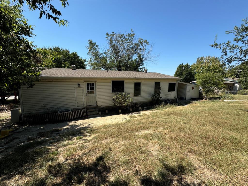 Photo 2 of 16 of 8024 Scenic Ridge Court mobile home