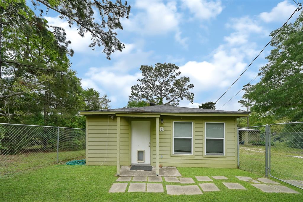 Photo 16 of 22 of 12305 Pine Oak Drive house