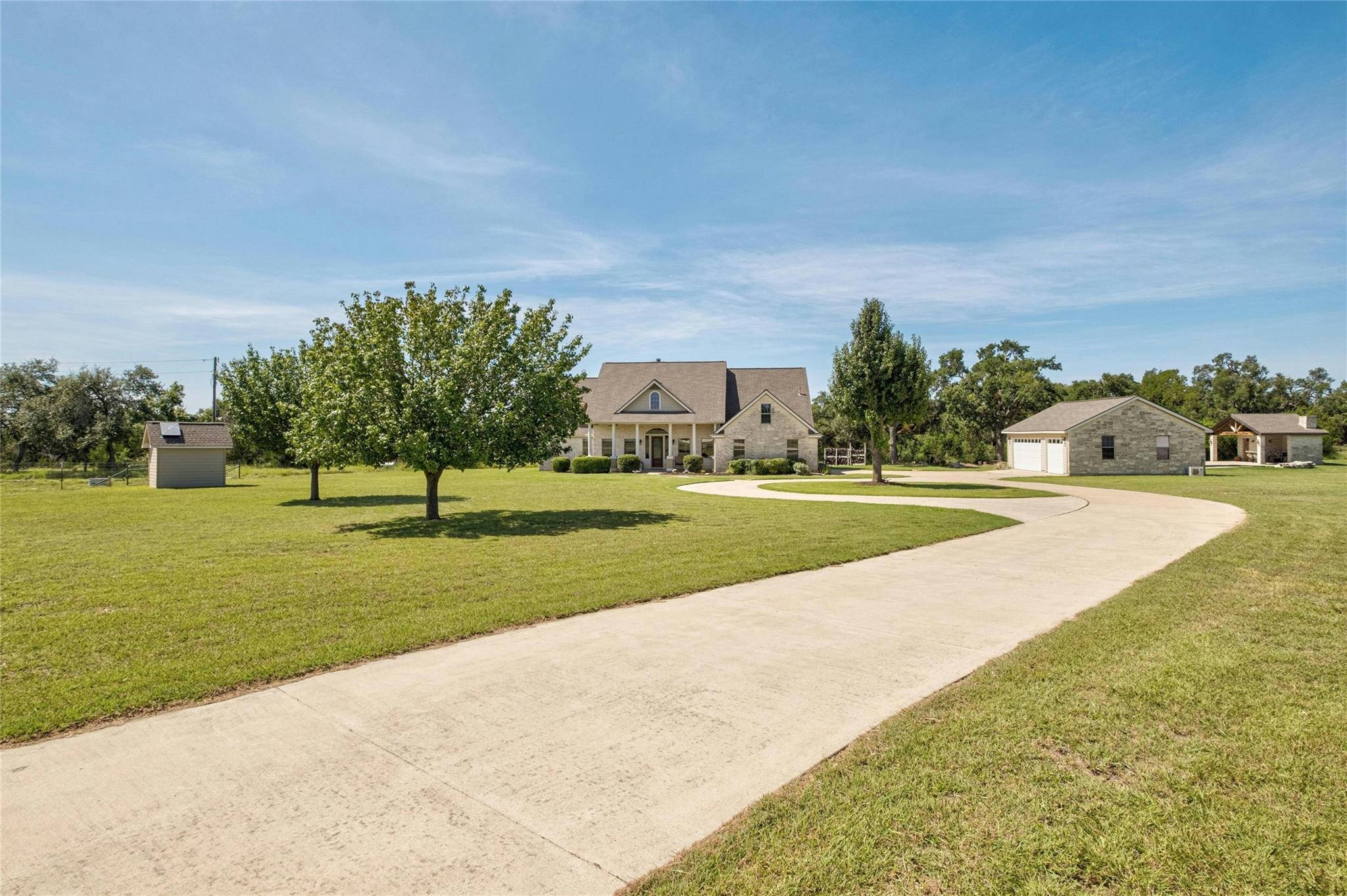 Photo 5 of 40 of 201 Cattle Trail DR house