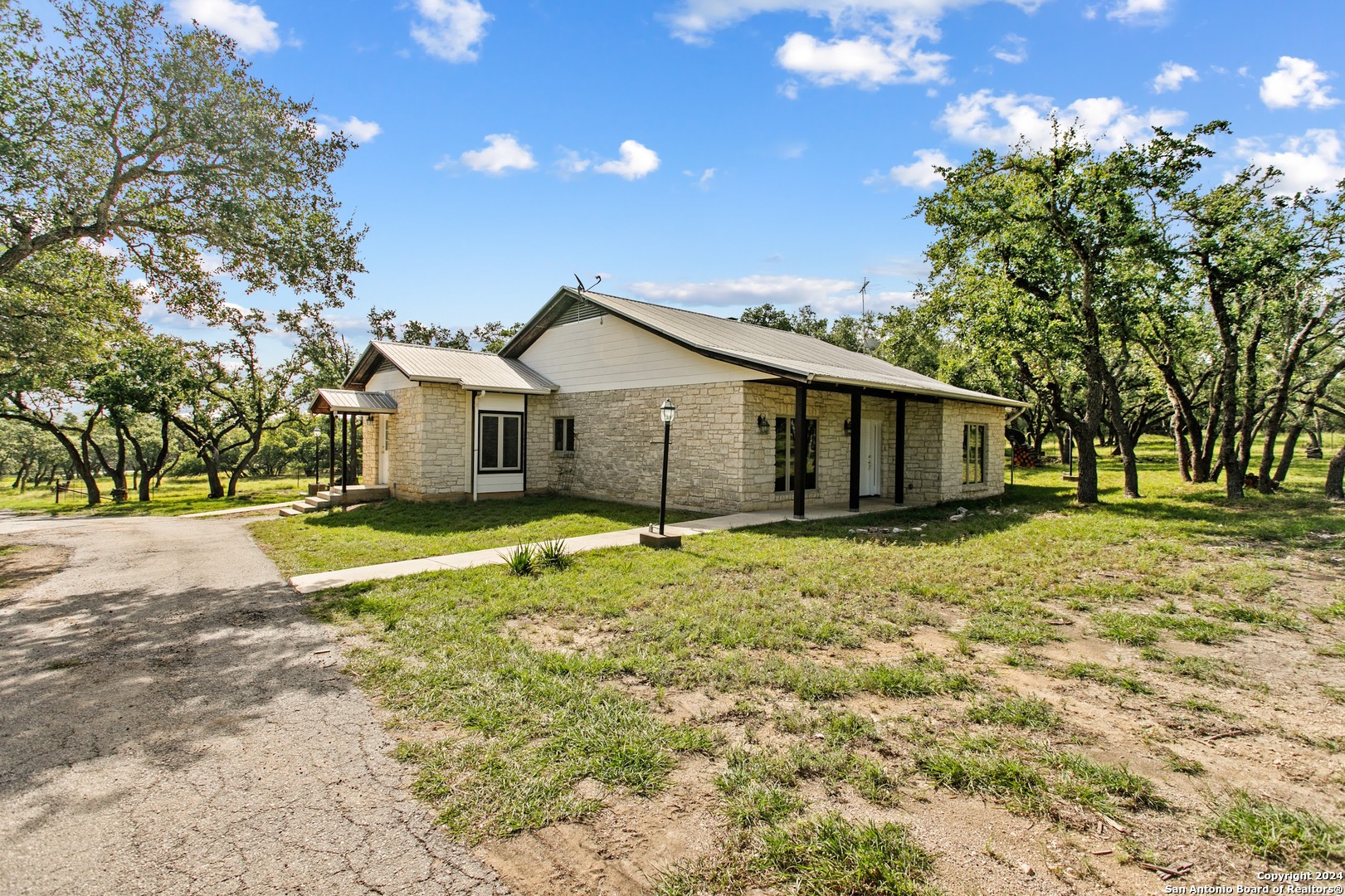 Photo 1 of 40 of 440 Leaning Oak Trail house