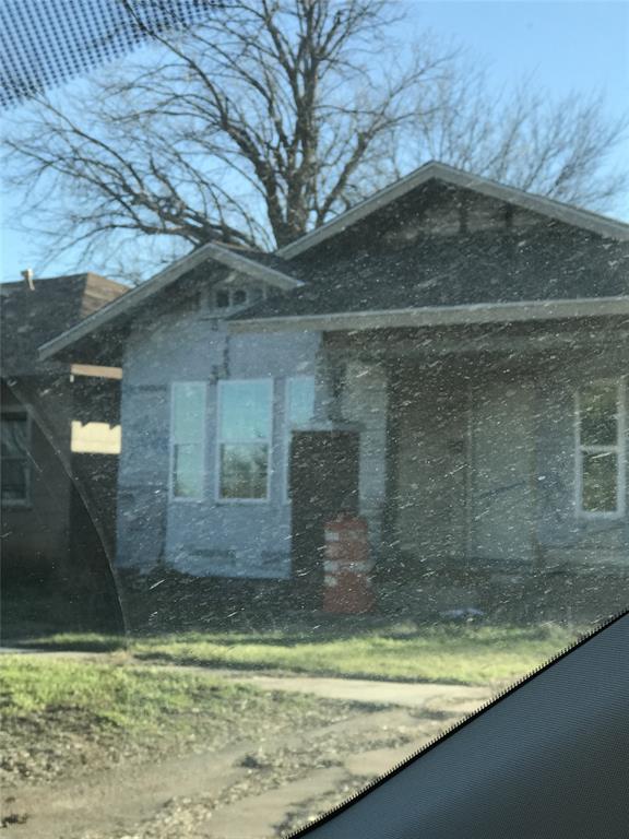 Photo 4 of 12 of 106 E Magnolia Avenue house