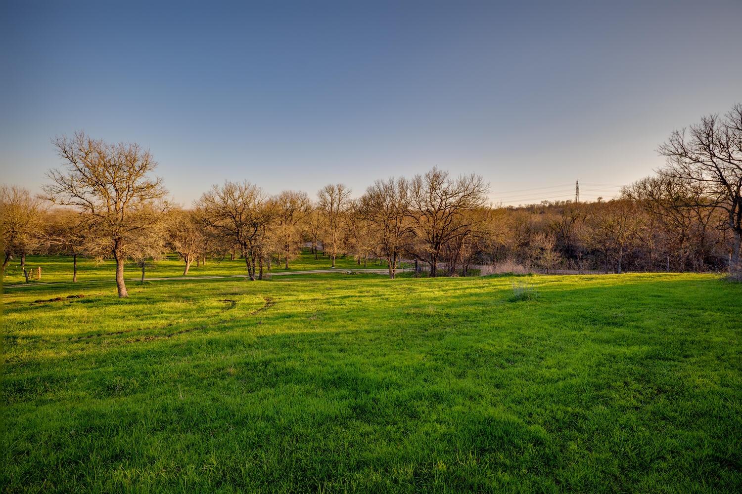 Photo 4 of 31 of 274 Old Austin TRL house