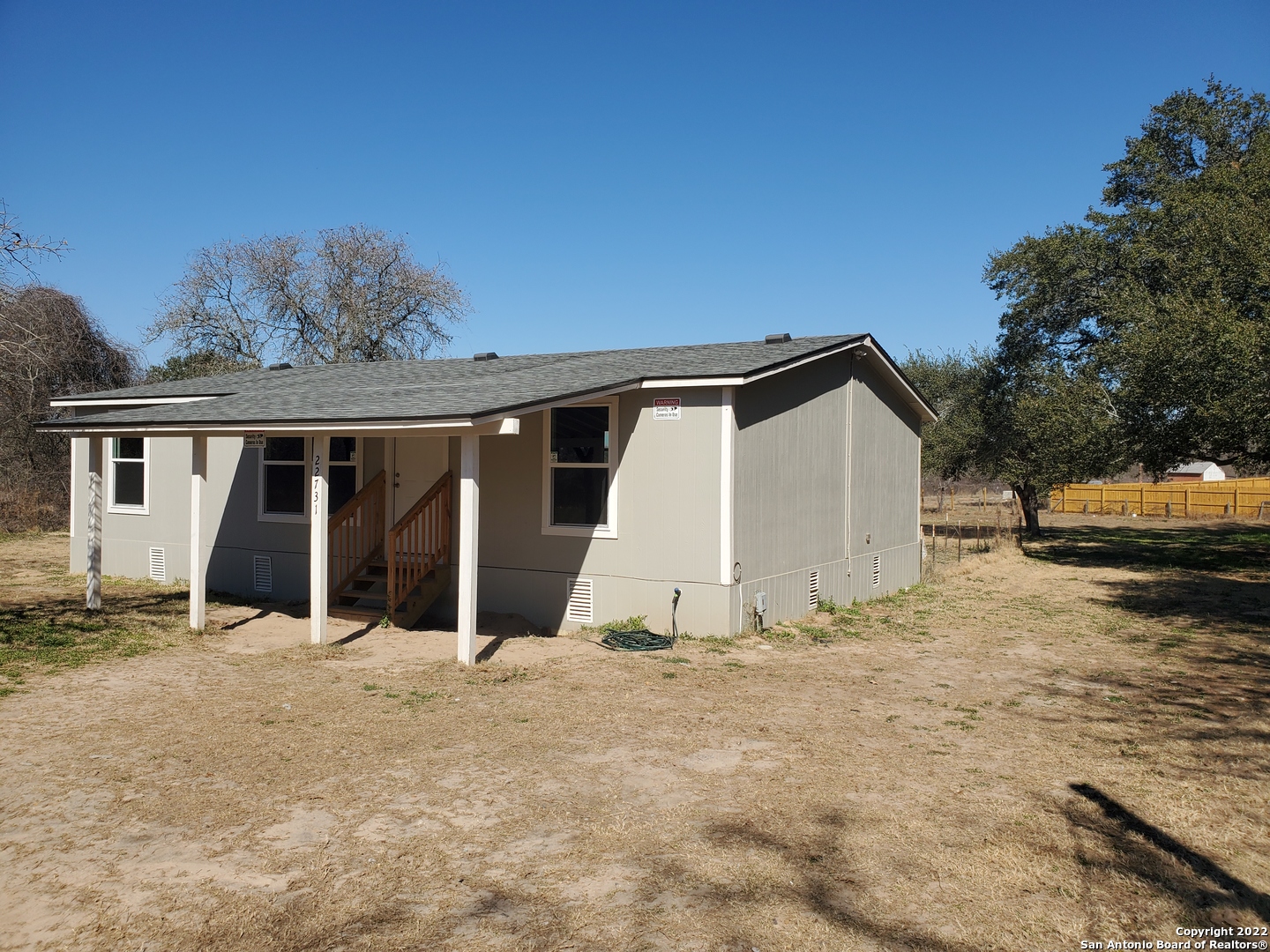 Photo 2 of 21 of 22731 HICKORY SHADOW mobile home