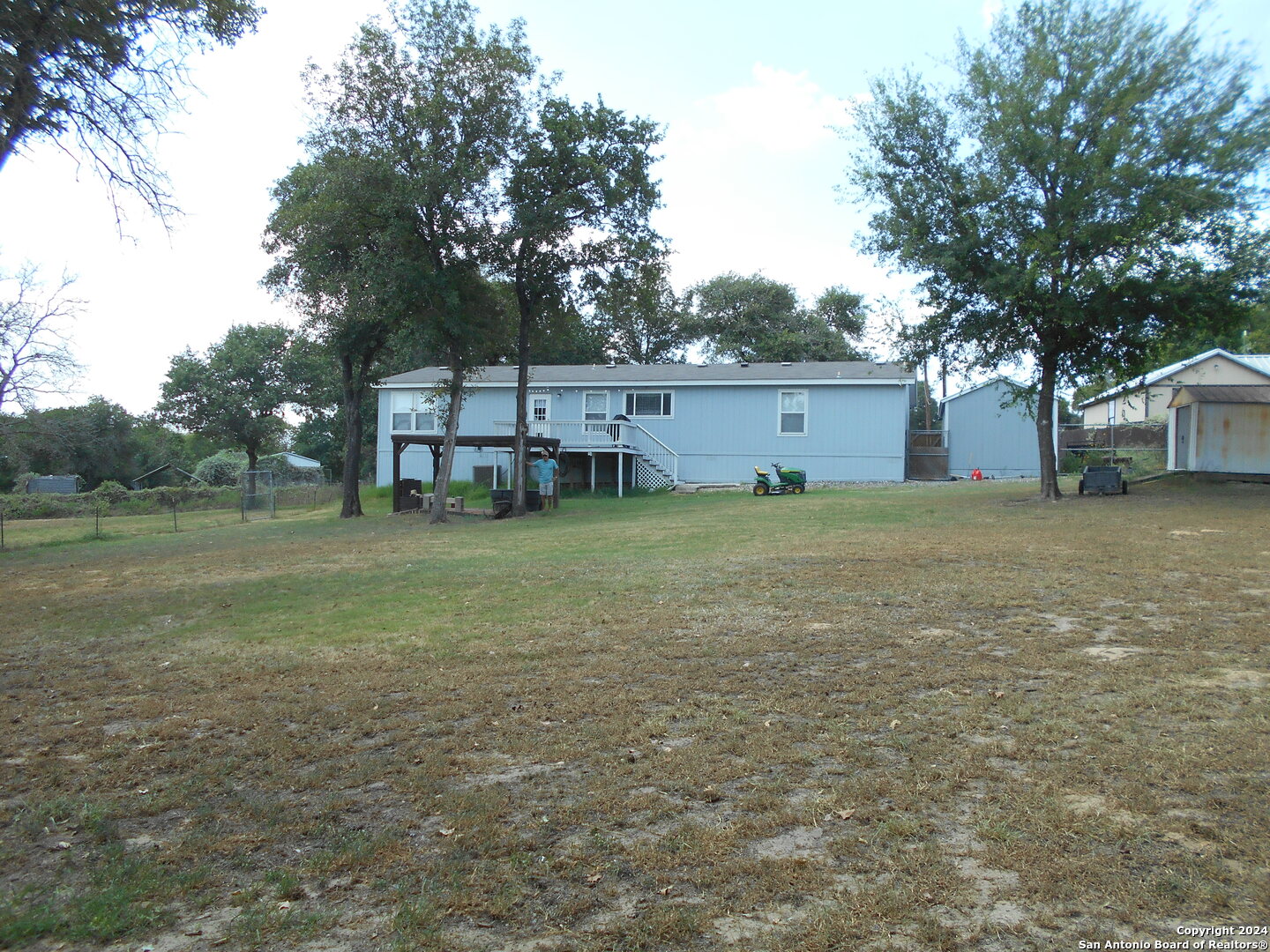 Photo 21 of 22 of 4327 Redtop Hill Dr mobile home