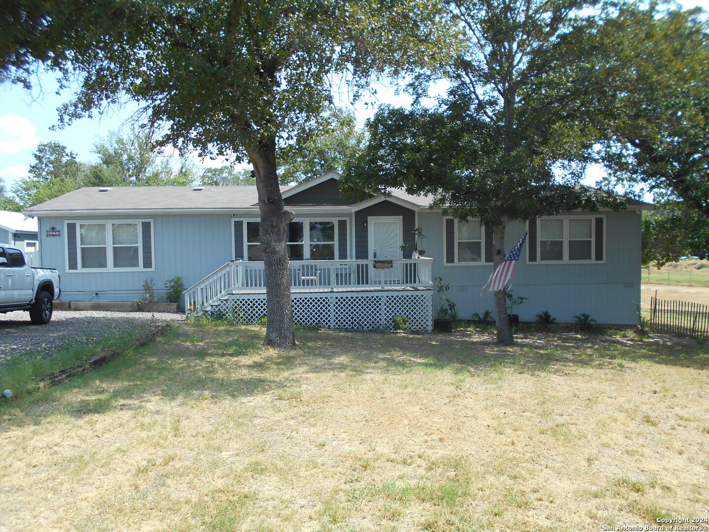 Photo 3 of 22 of 4327 Redtop Hill Dr mobile home