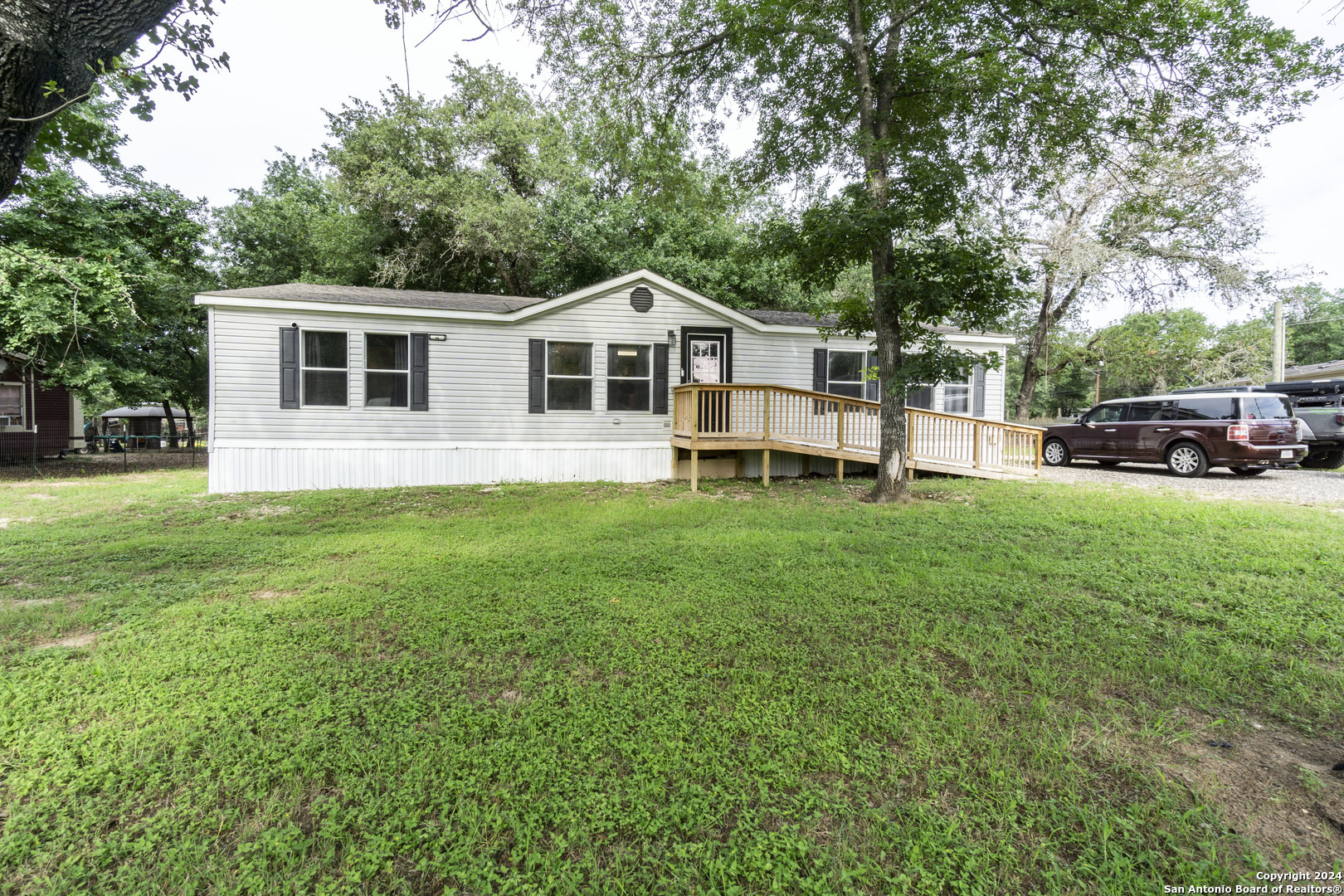 Photo 2 of 22 of 22950 fawn trail mobile home