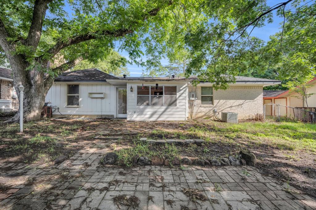 Photo 7 of 25 of 1107 Bluebonnet Hill Drive house