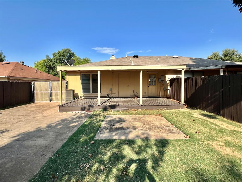 Photo 15 of 16 of 3004 Post Oak Drive house