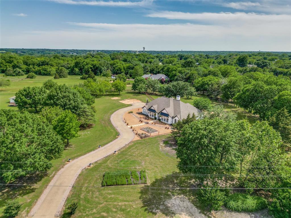 Photo 2 of 36 of 1180 Red Oak Trail house