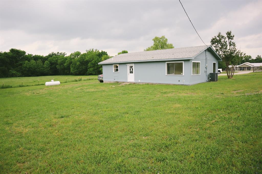 Photo 2 of 21 of 3954 County Road 1125 house