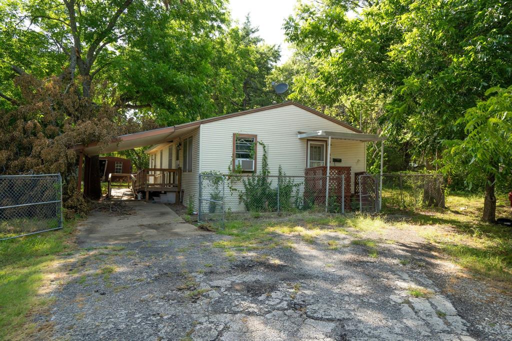 Photo 3 of 38 of 118 S Buckskin Street house