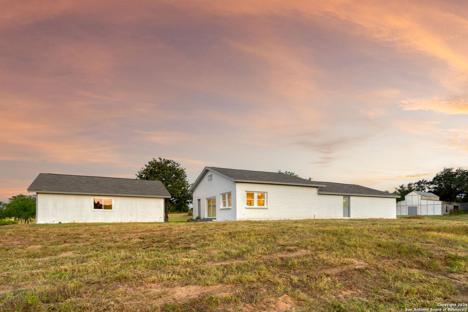 Photo 6 of 44 of 1626 COUNTY ROAD 126 house