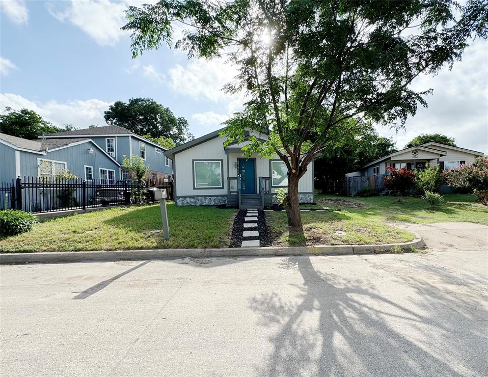 Photo 2 of 9 of 3018 Refugio Avenue house