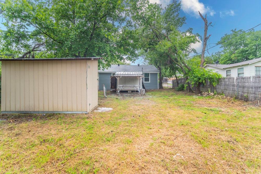 Photo 5 of 26 of 3002 NW 29th Street house