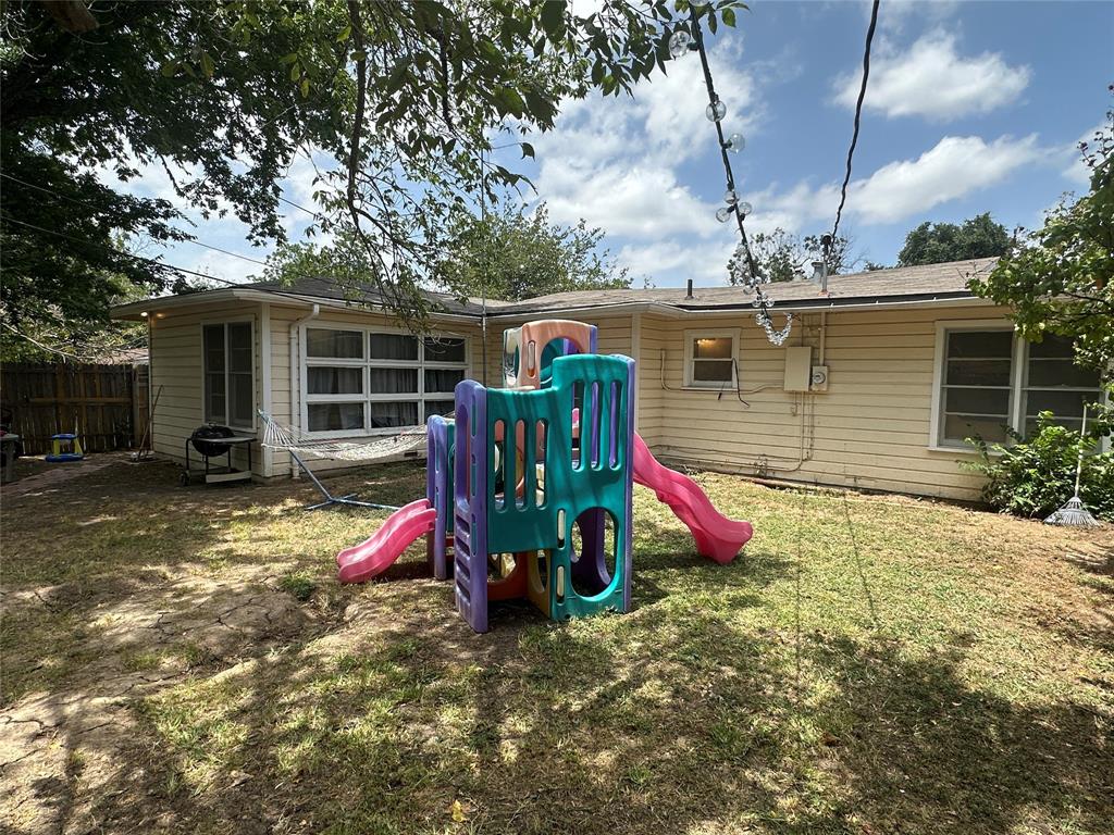 Photo 4 of 18 of 5416 Purington Avenue house