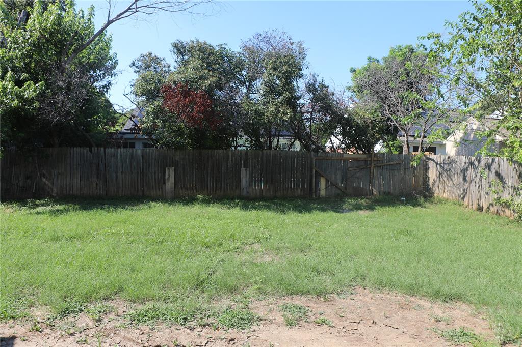 Photo 8 of 9 of 2628 Coldstream Drive house