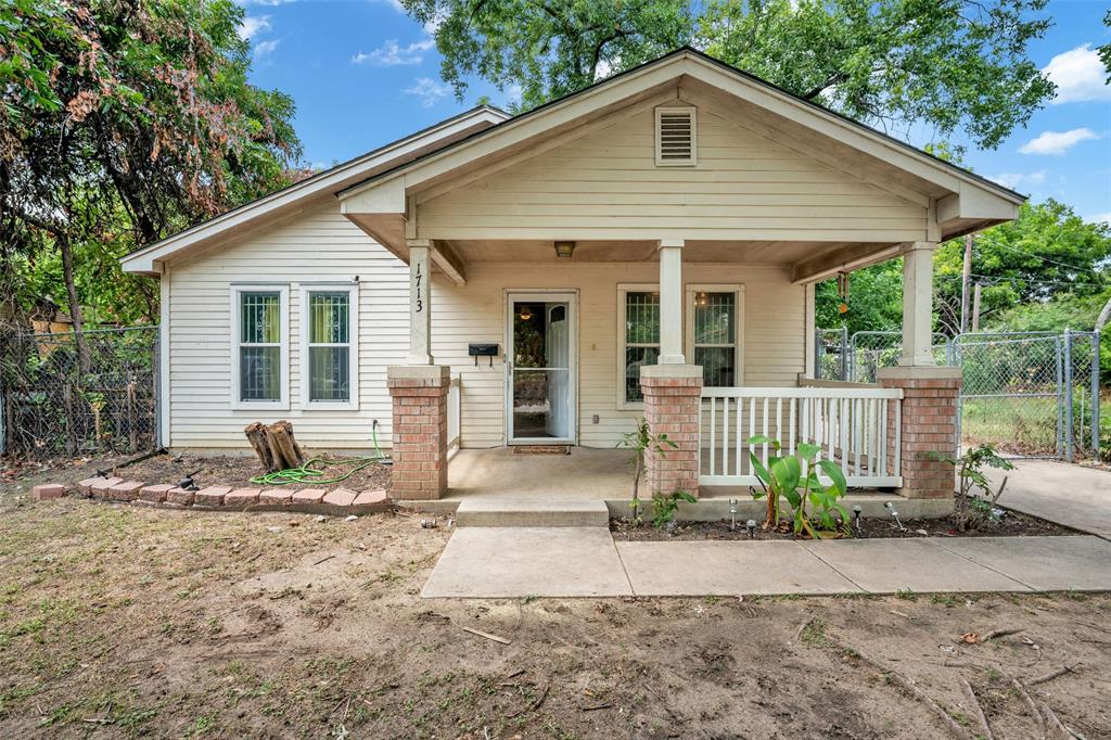 Photo 2 of 15 of 1713 Glenmore Avenue house