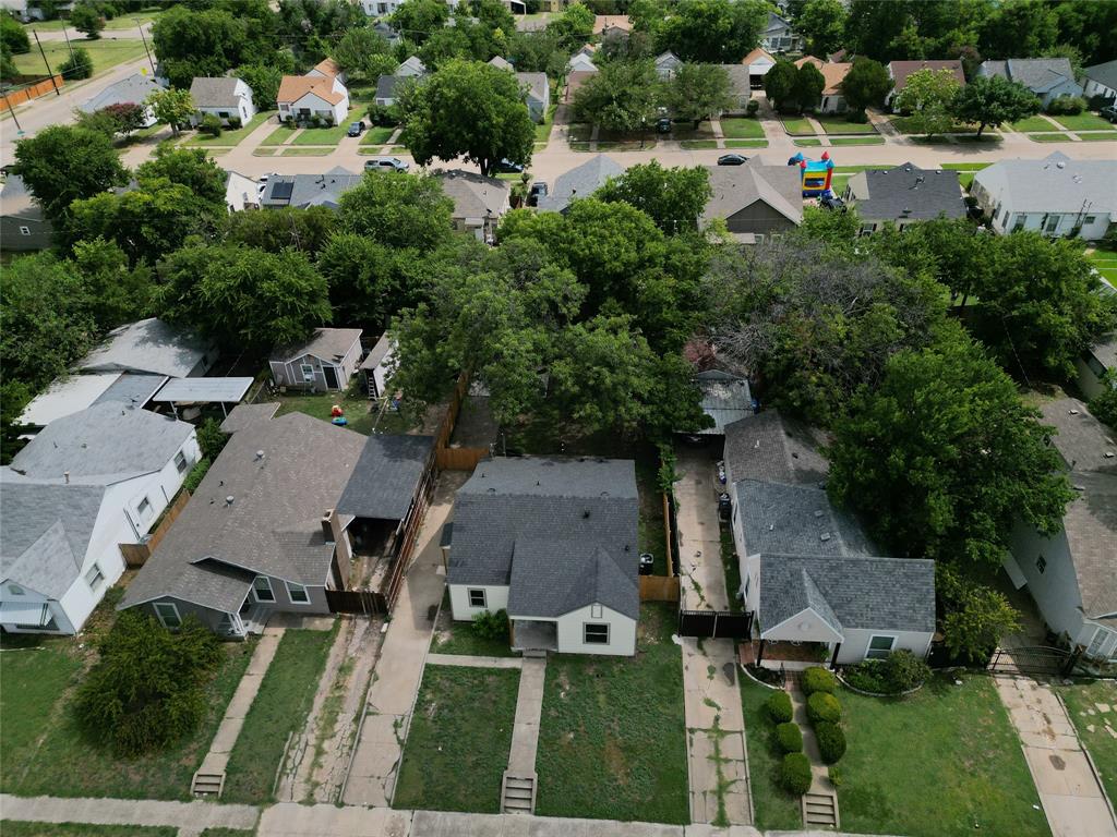 Photo 5 of 35 of 1104 E Mulkey Street house