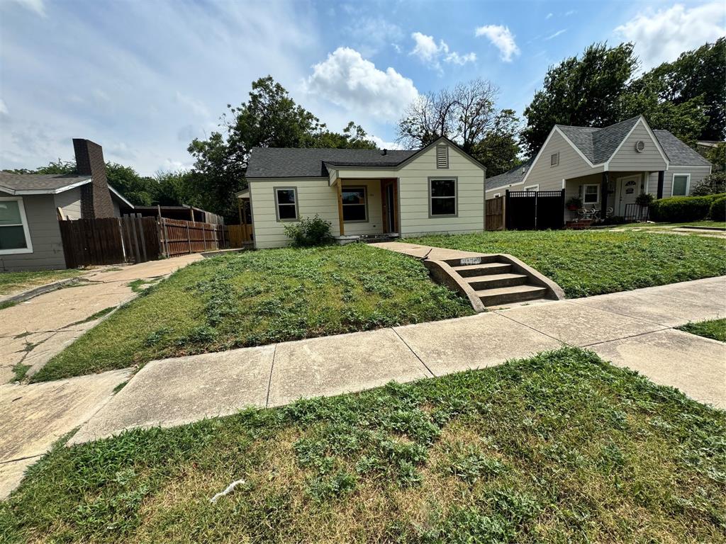 Photo 9 of 35 of 1104 E Mulkey Street house