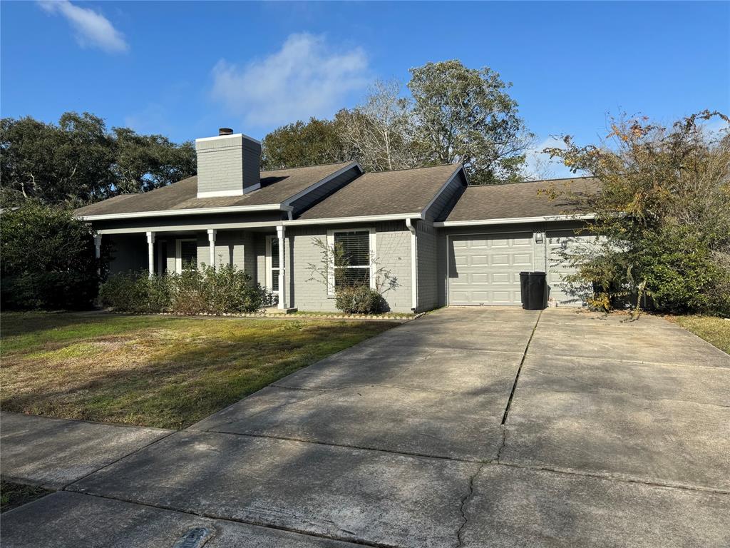 Photo 1 of 15 of 1207 W Castlewood Avenue house