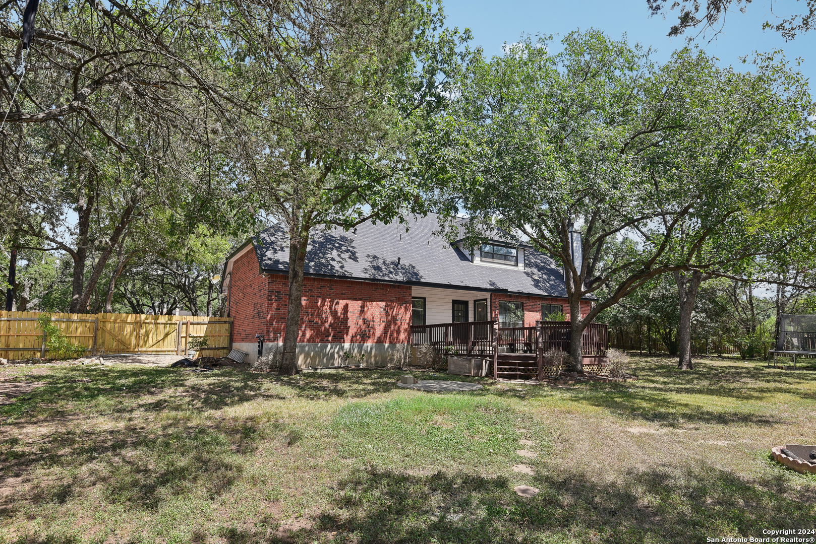 Photo 5 of 34 of 9622 Meadow Rue house